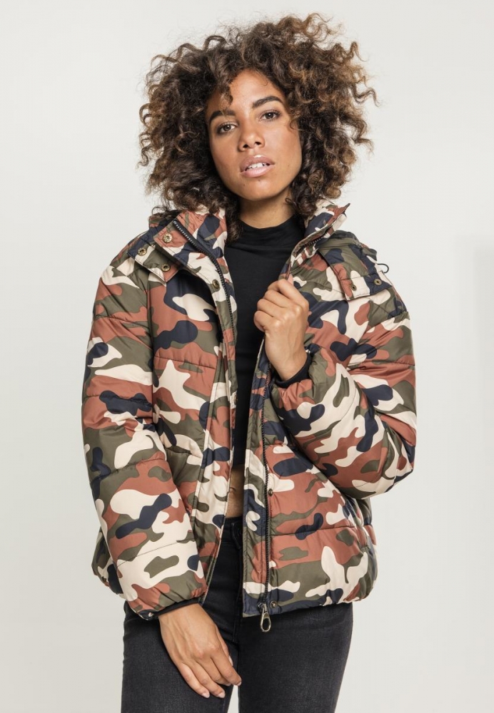 Geaca matlasata Boyfriend Camo pentru Femei camuflaj Urban Classics