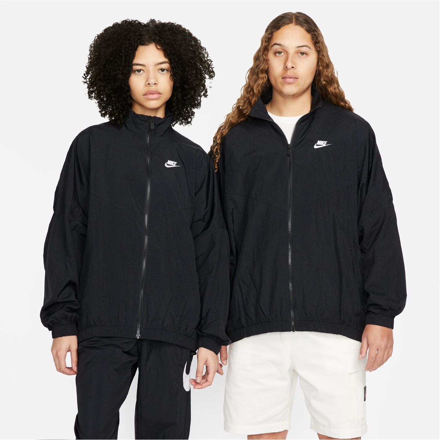 Jacheta Geaca pentru vant Nike Sportswear Statement pentru femei negru