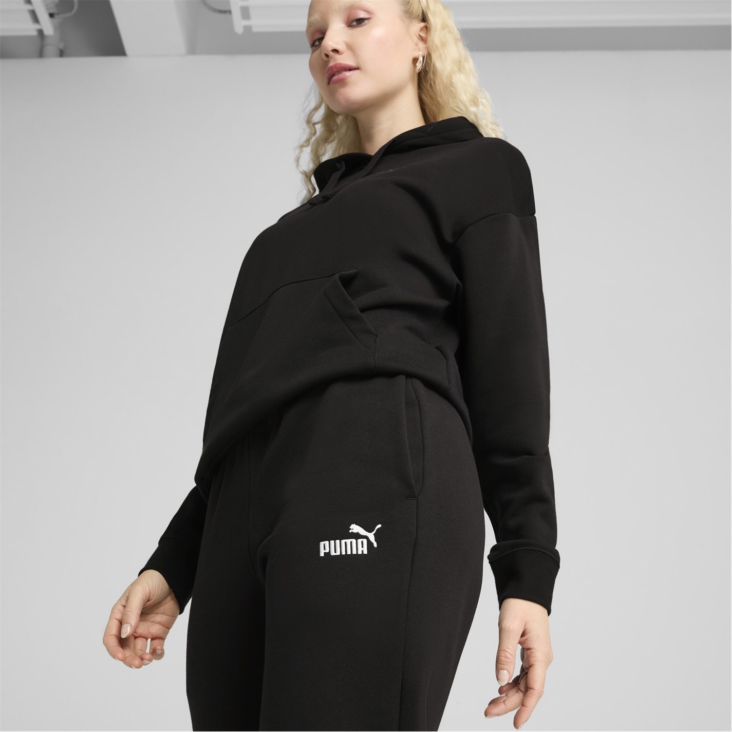 Pantaloni jogging Puma No1 Logo negru alb