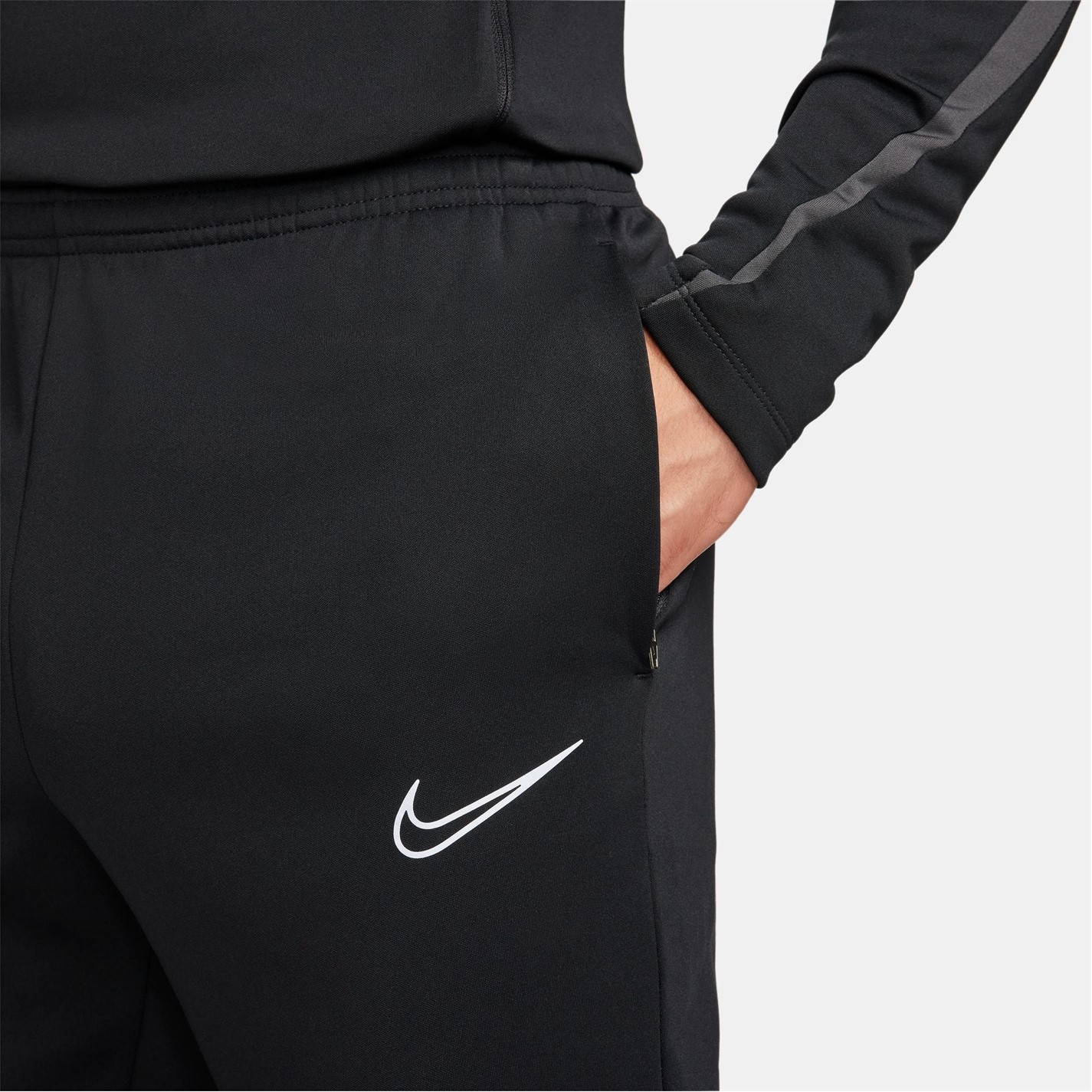 Pantaloni Nike Therma-FIT Academy Soccer pentru Barbati negru albastru roial