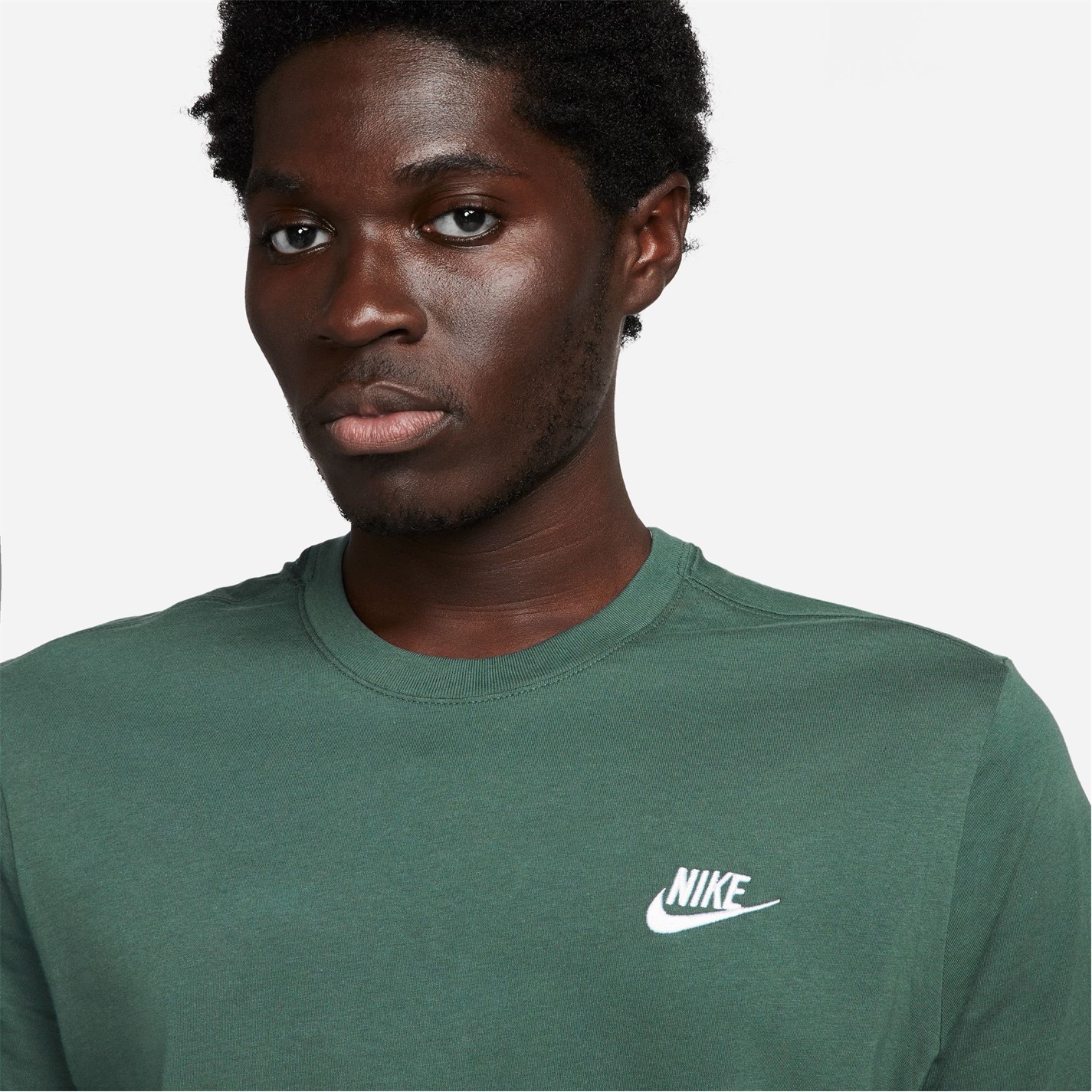 Tricou Nike Sportswear Club pentru Barbati faded verde