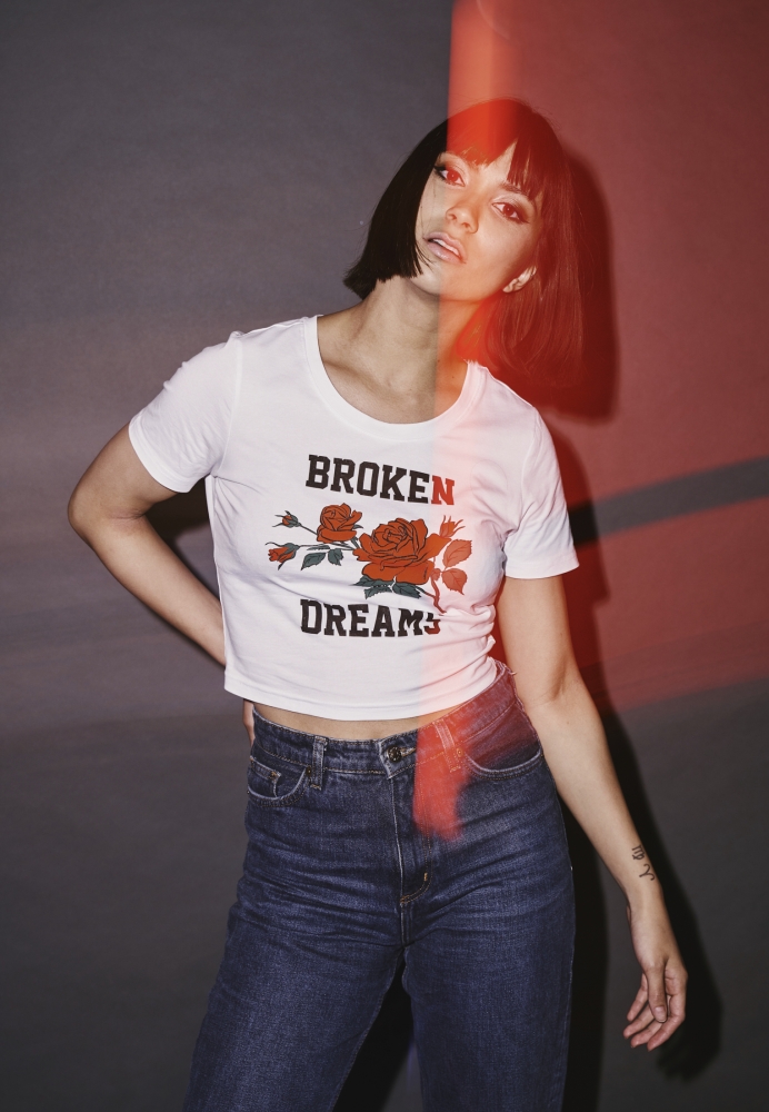 Tricou scurt Broken Dreams pentru Femei alb Mister Tee